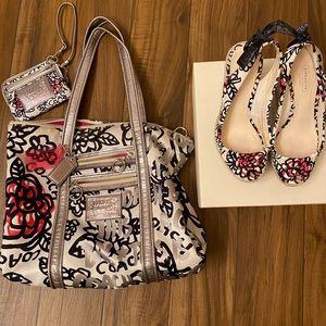 Coach BUNDLE floral poppy tote bag with wristlet and matching heels, size 5